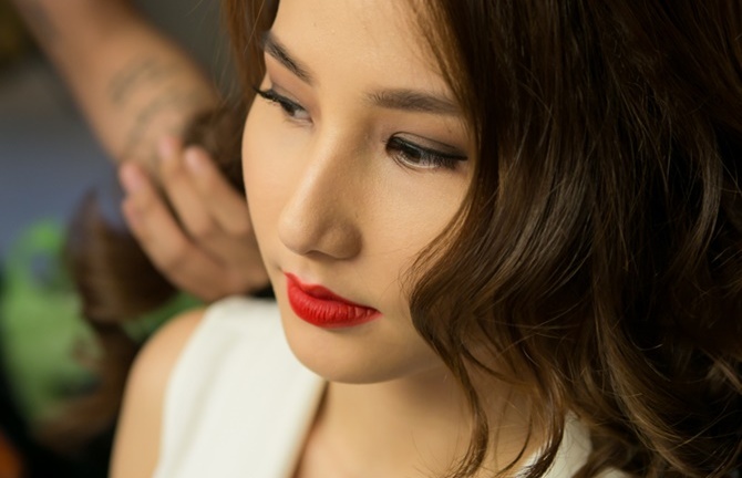 Diễm My 9X làm nàng thơ của Valenciani